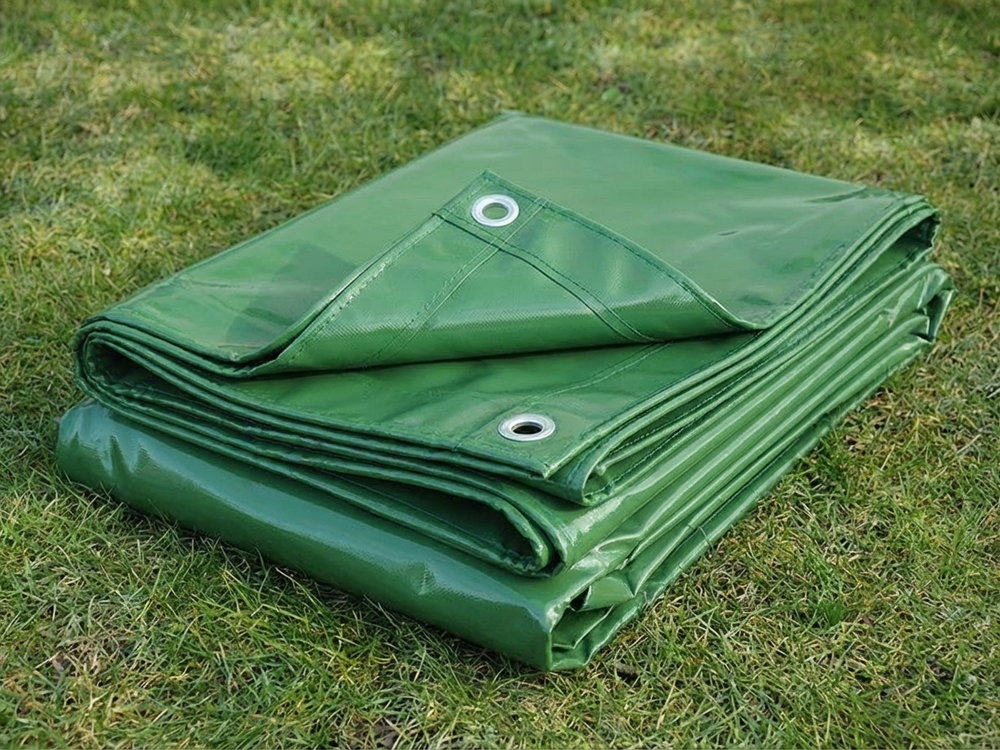 Green PVC tarpaulin 6x12 m for outdoor use