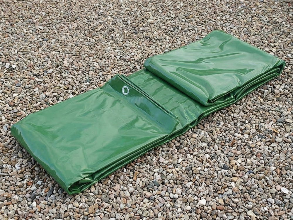 Green PVC Tarpaulin 6x8 m, flame retardant for outdoor use