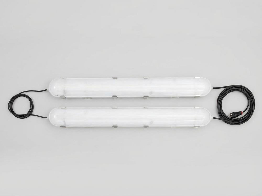 Industrial LED fixture in white polycarbonate for commercial lighting - product detail